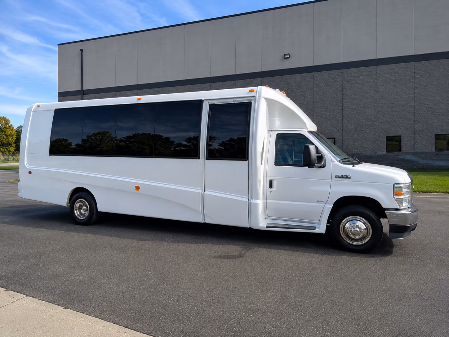 book a party bus for your franklin bachelorette night in nashville