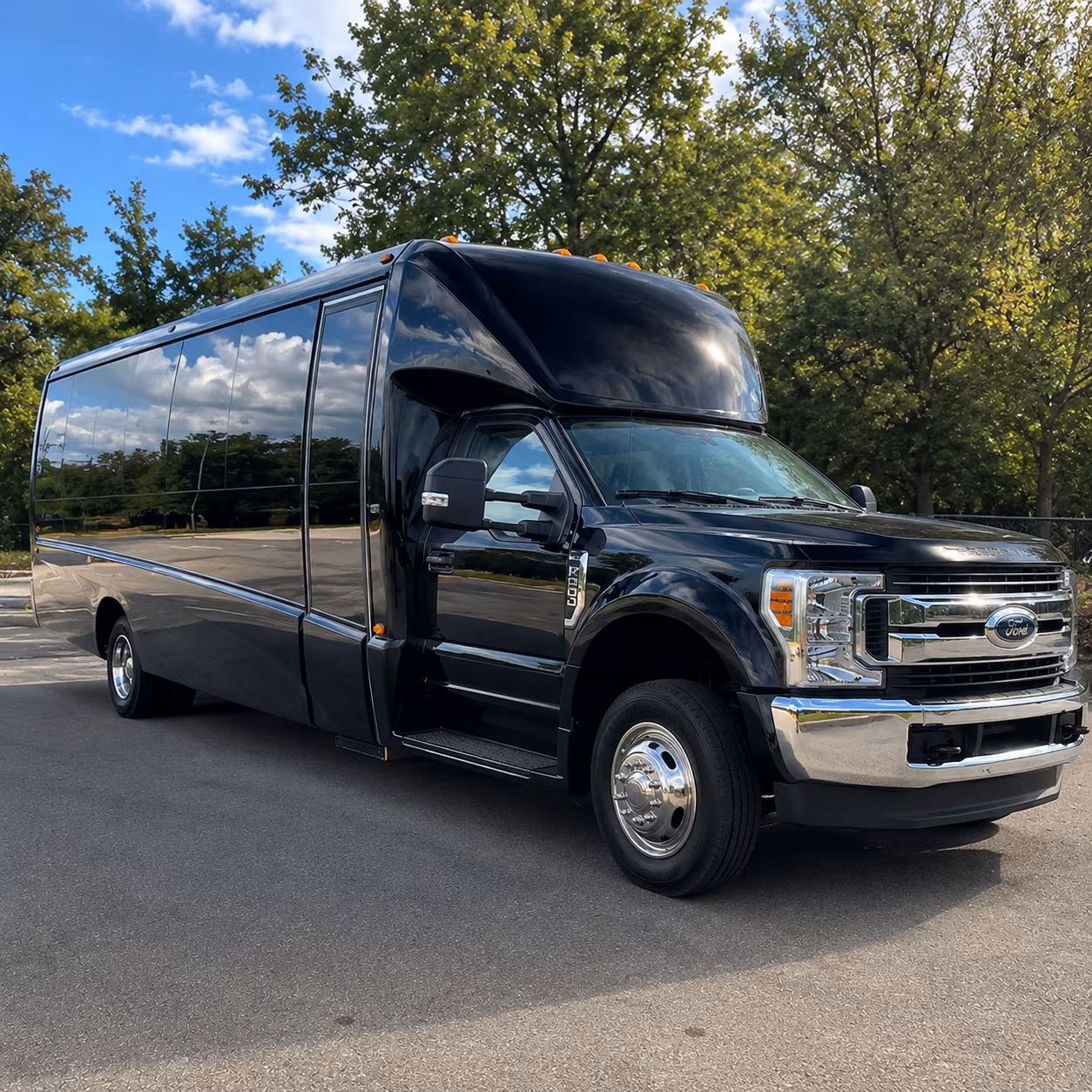 clarksville book private event charter bus service in clarksville