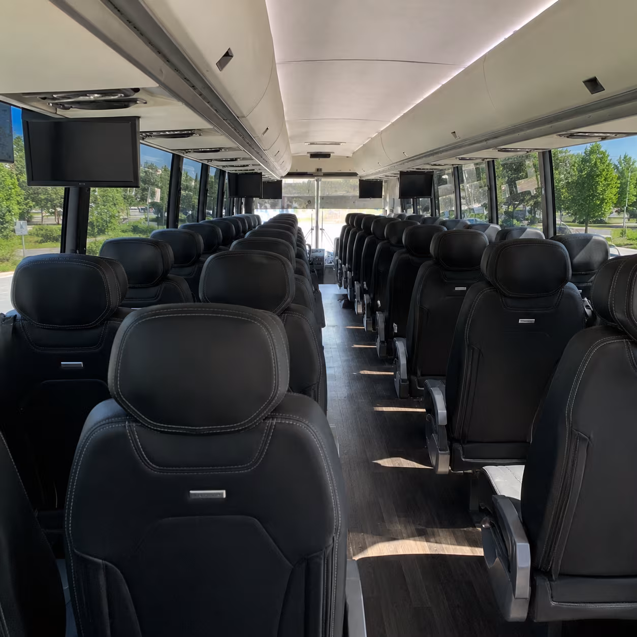 nashville comfortable charter buses for government military personnel