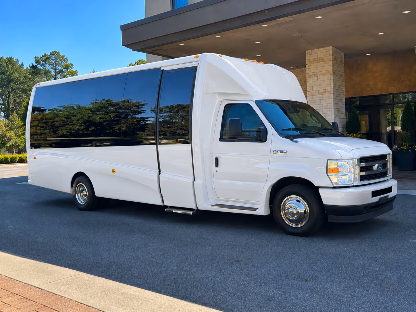 shuttle guests between the cool springs hotels and your franklin venue