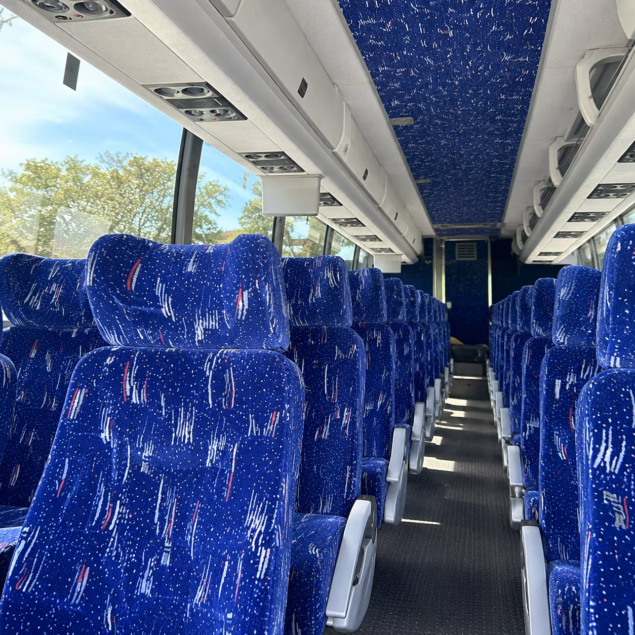 smyrna make your long distance trip easier with a smyrna charter bus