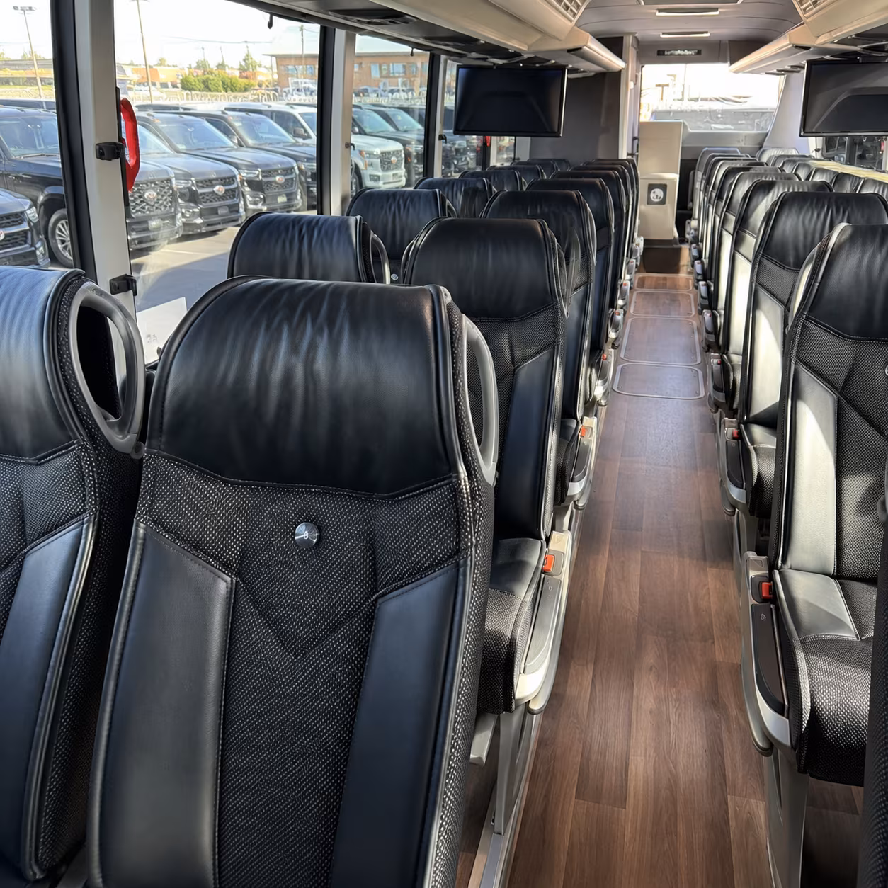 use a corporate shuttle to handle airport transfers to bna from franklin